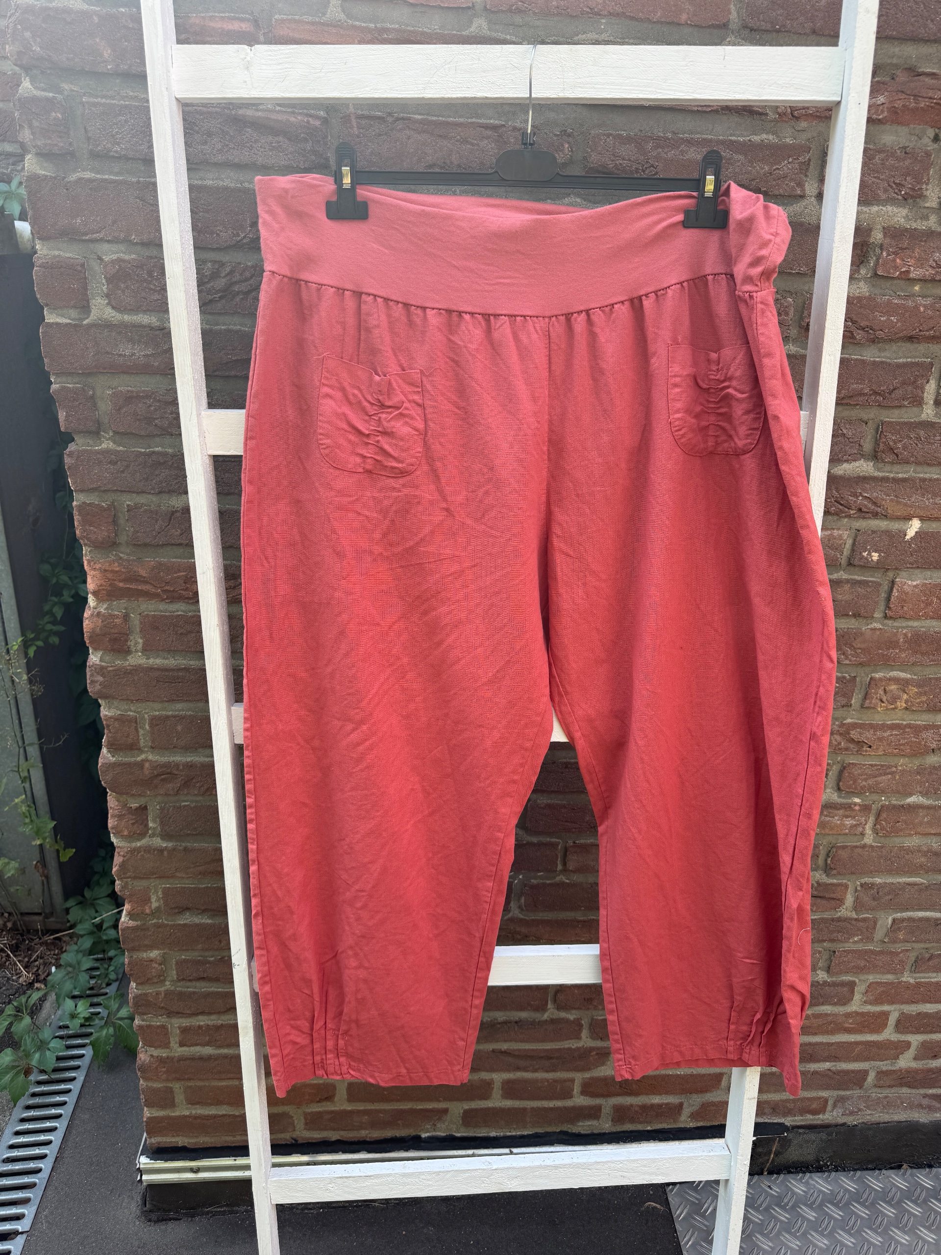 Haremshose mit großen Paisley Muster grau